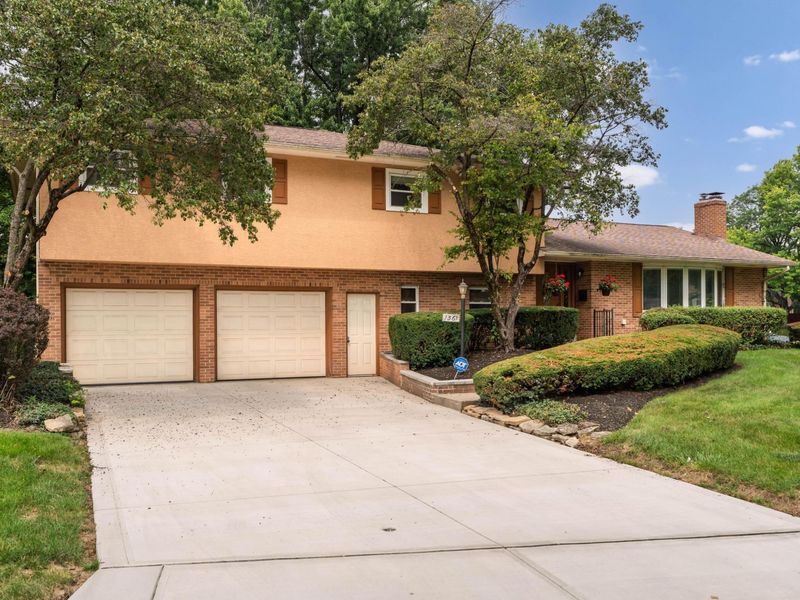 1561 Rose View Drive , Columbus, OH 43209 Photo 1