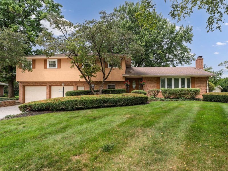 1561 Rose View Drive , Columbus, OH 43209 Photo 2