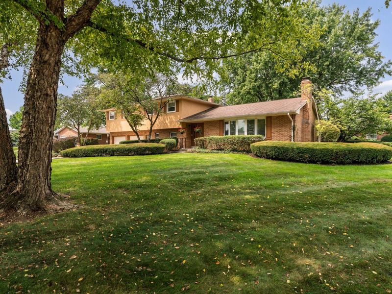 1561 Rose View Drive , Columbus, OH 43209 Photo 3