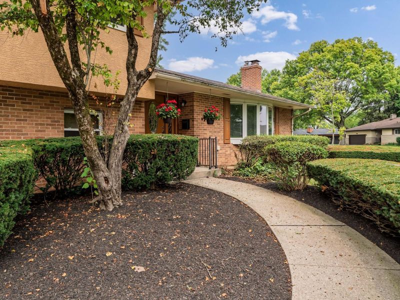 1561 Rose View Drive , Columbus, OH 43209 Photo 4