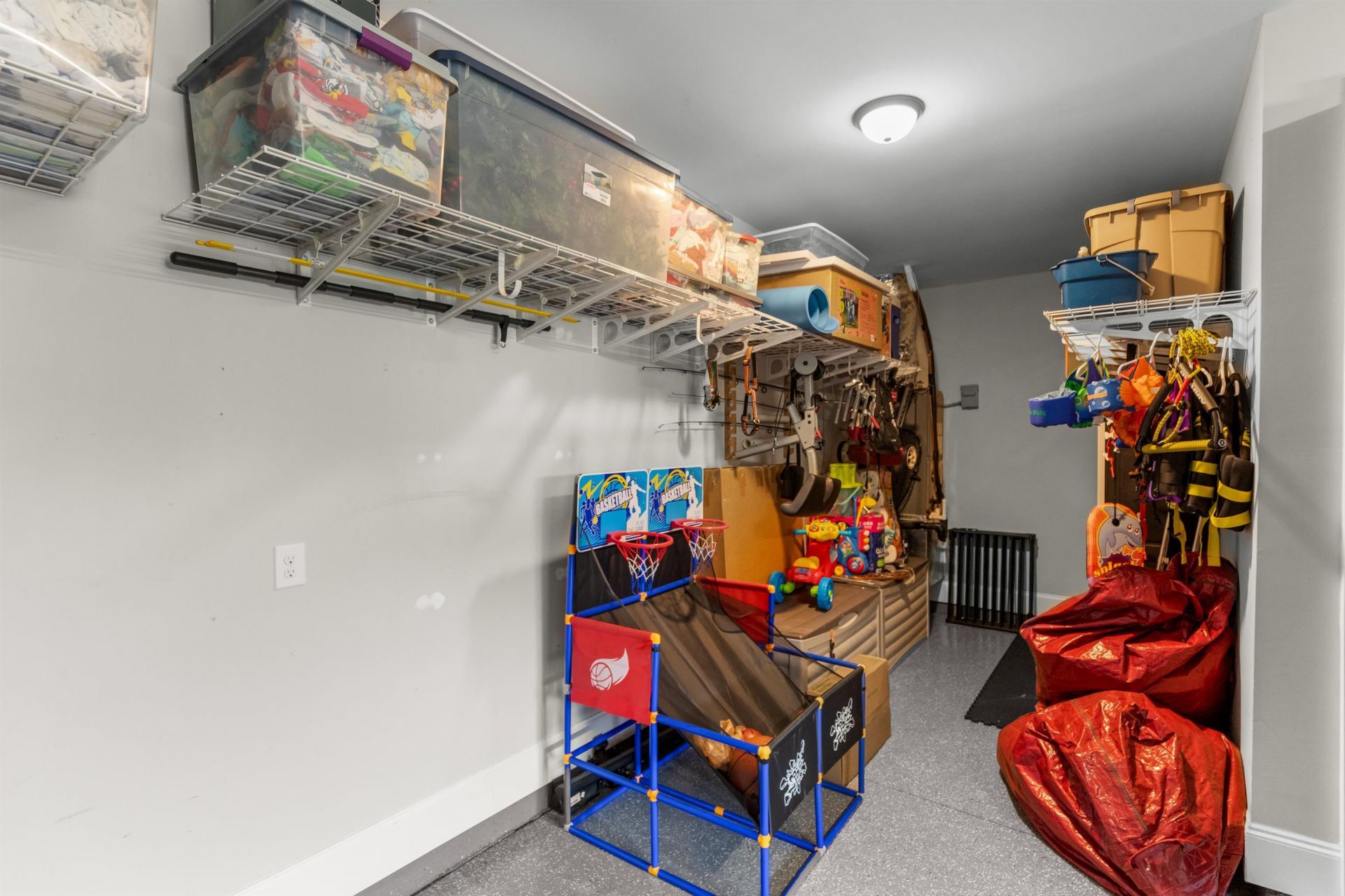 842 Waterton Ave.  Photo 20