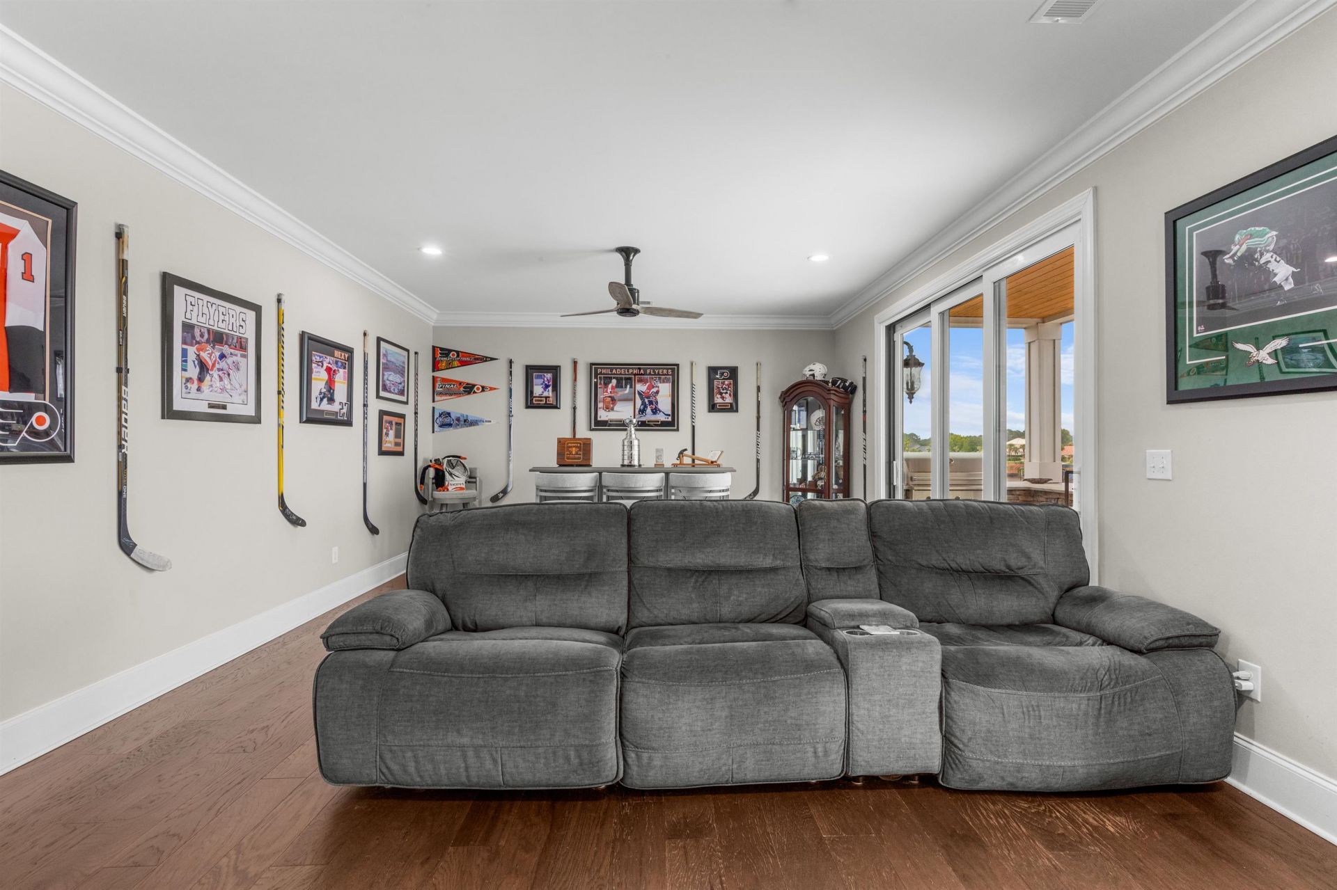 842 Waterton Ave.  Photo 66