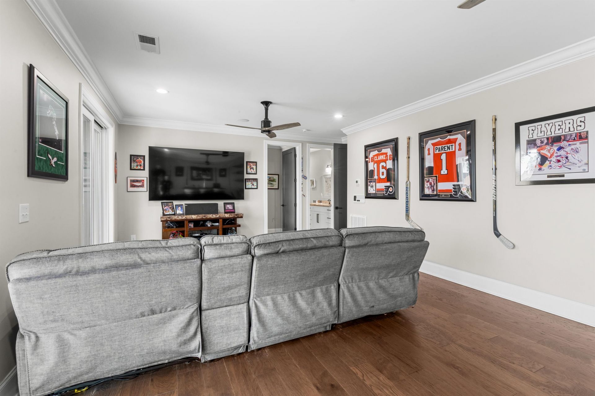 842 Waterton Ave.  Photo 68