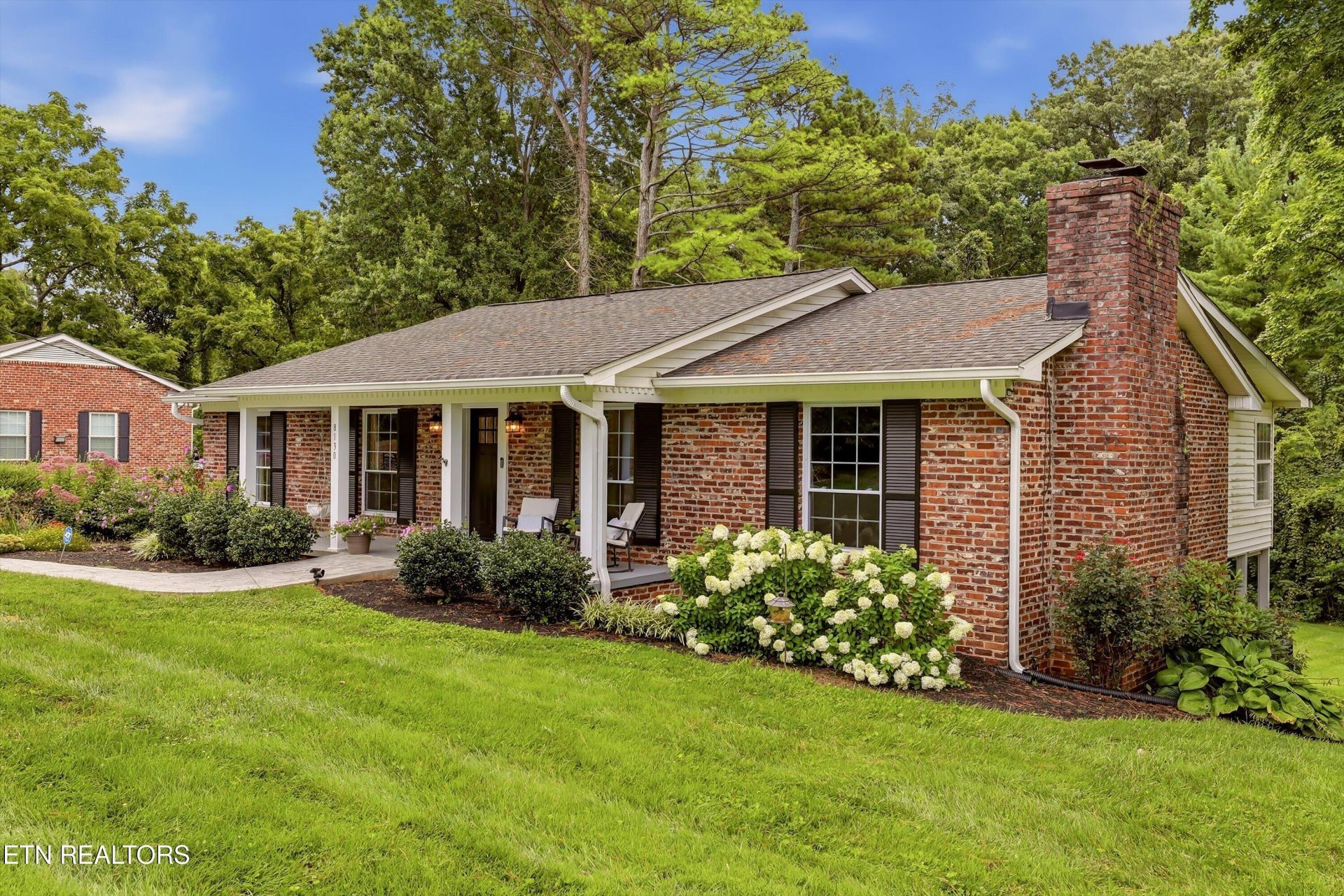 8130 Ainsworth Drive, Knoxville, TN 37909 Main Photo