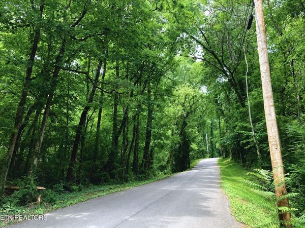 4921 Wise Hills Rd, Knoxville, TN 37920