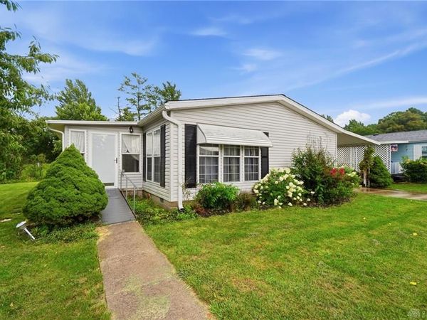 141 South Point Drive, Fairborn, OH 45324