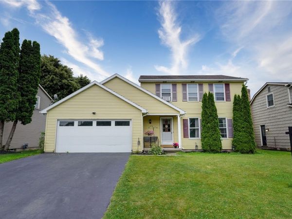 138 Pebbleview Dr , Rochester, NY 14612