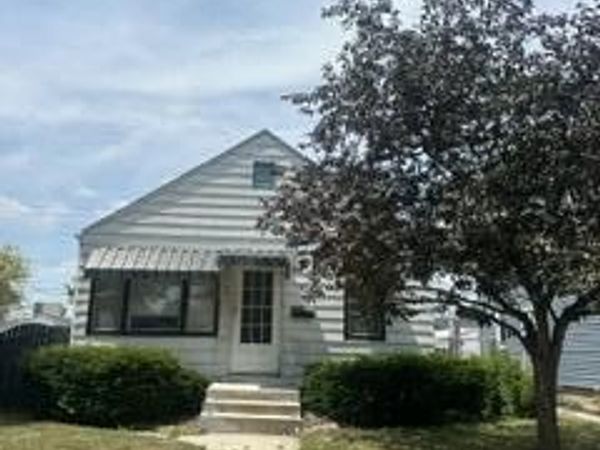 3261 S 26th St, Milwaukee, WI 53215