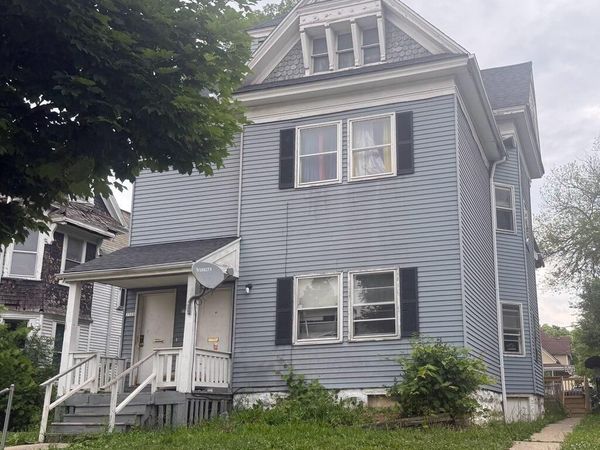 2518 N 2nd St, Milwaukee, WI 53212