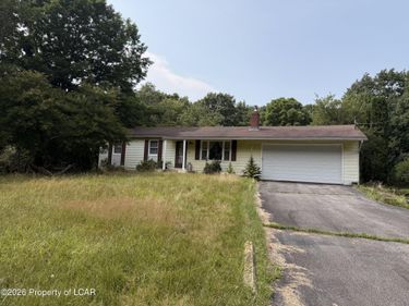 1623 Meadow Run Road, Bear Creek, PA 18702