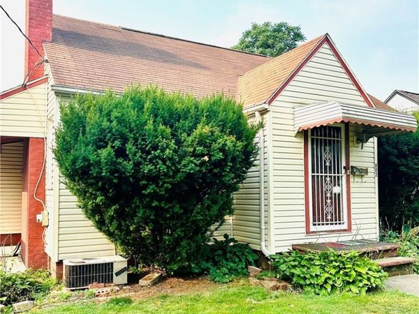 802 Sherlock Place NE, Canton, OH 44714