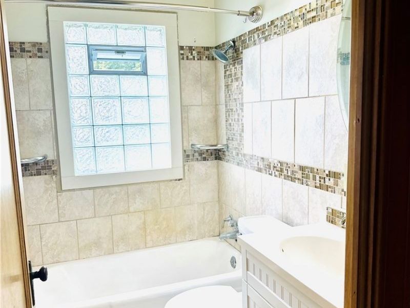 802 Sherlock Place NE, Canton, OH 44714 Photo 8