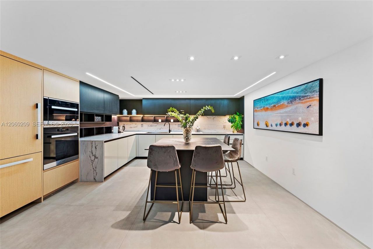 2301 Collins Ave , Unit 1004, Miami Beach, FL 33139 Photo