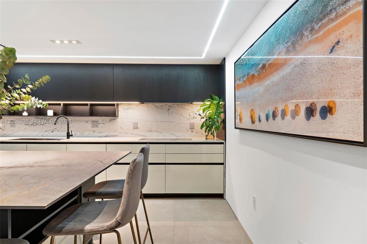 2301 Collins Ave , Unit 1004, Miami Beach, FL 33139 Photo