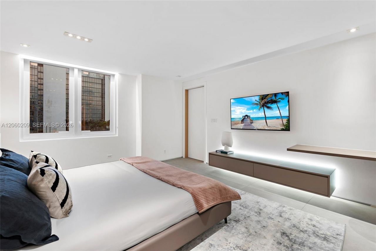 2301 Collins Ave , Unit 1004, Miami Beach, FL 33139 Photo