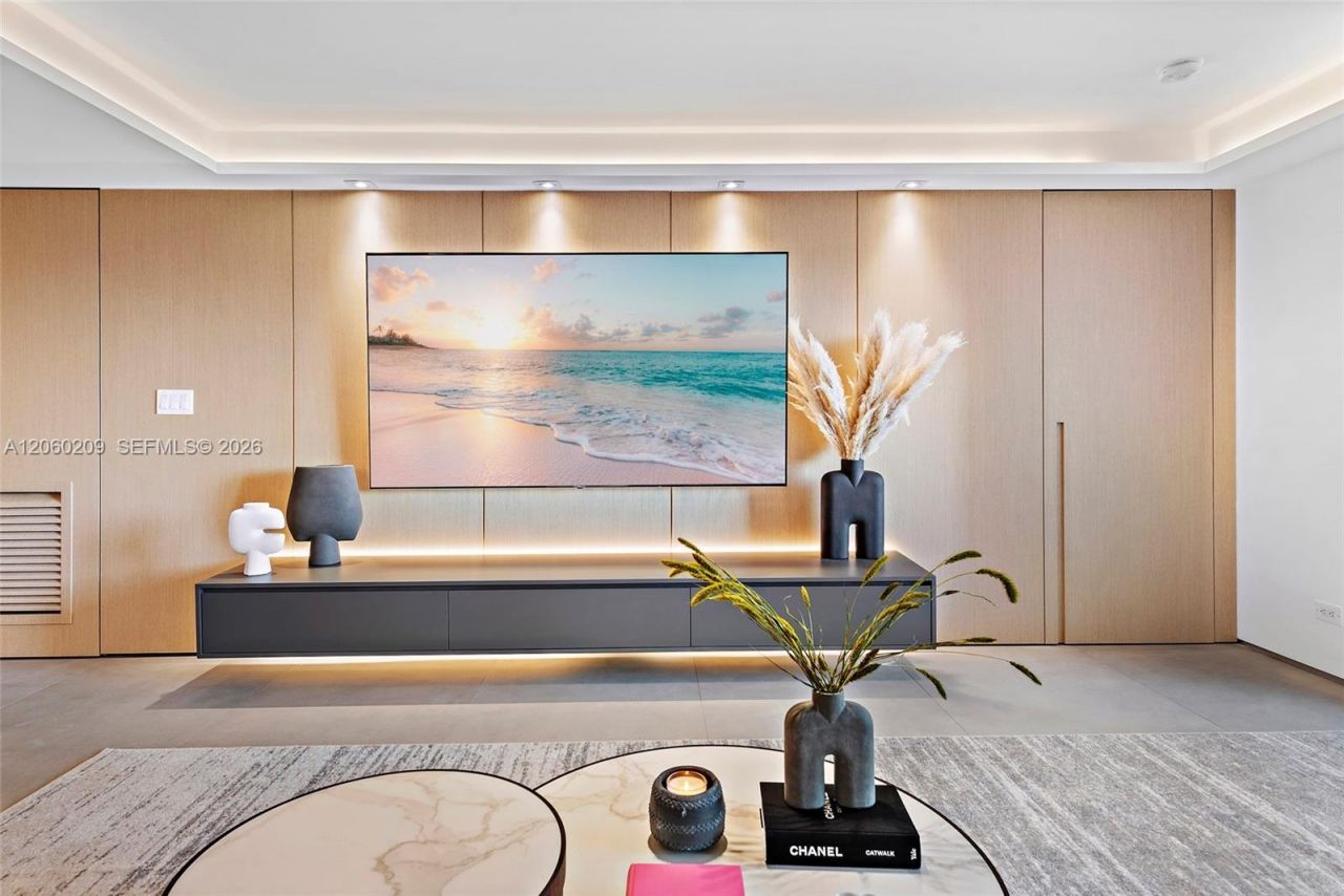 2301 Collins Ave , Unit 1004, Miami Beach, FL 33139 Photo