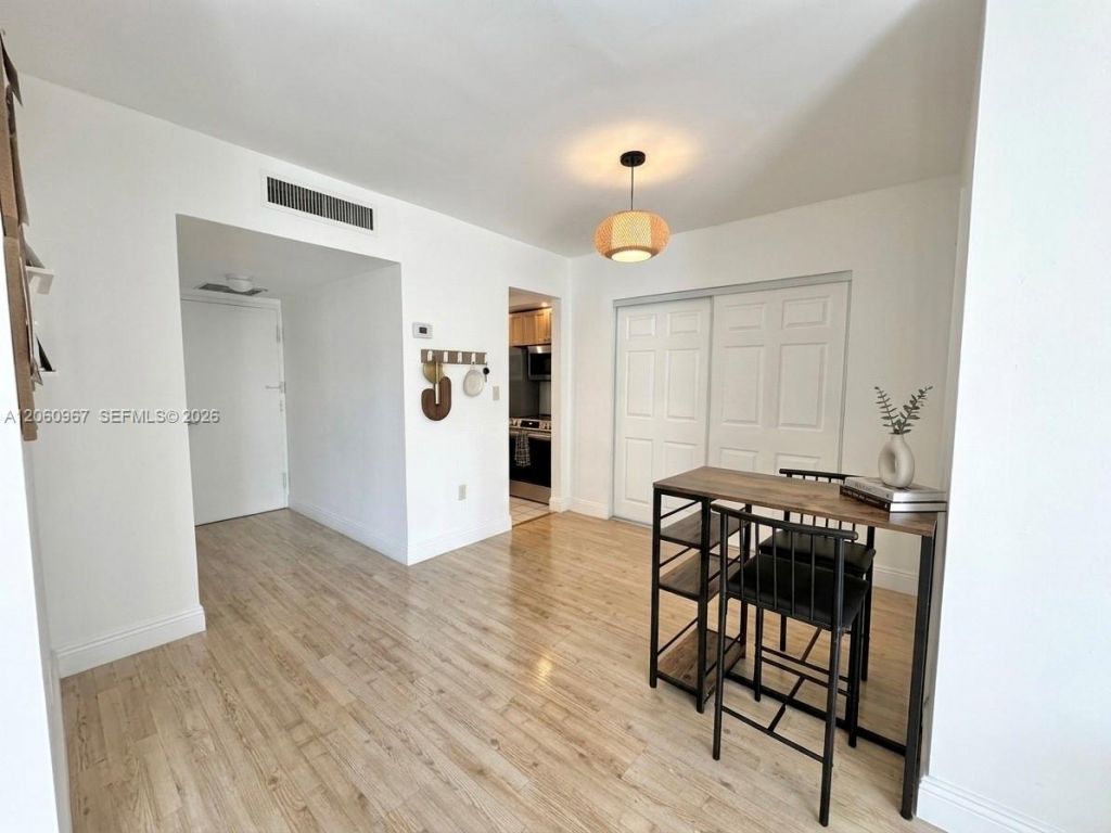 800 West Ave, Unit 632, Miami Beach, FL 33139 Photo