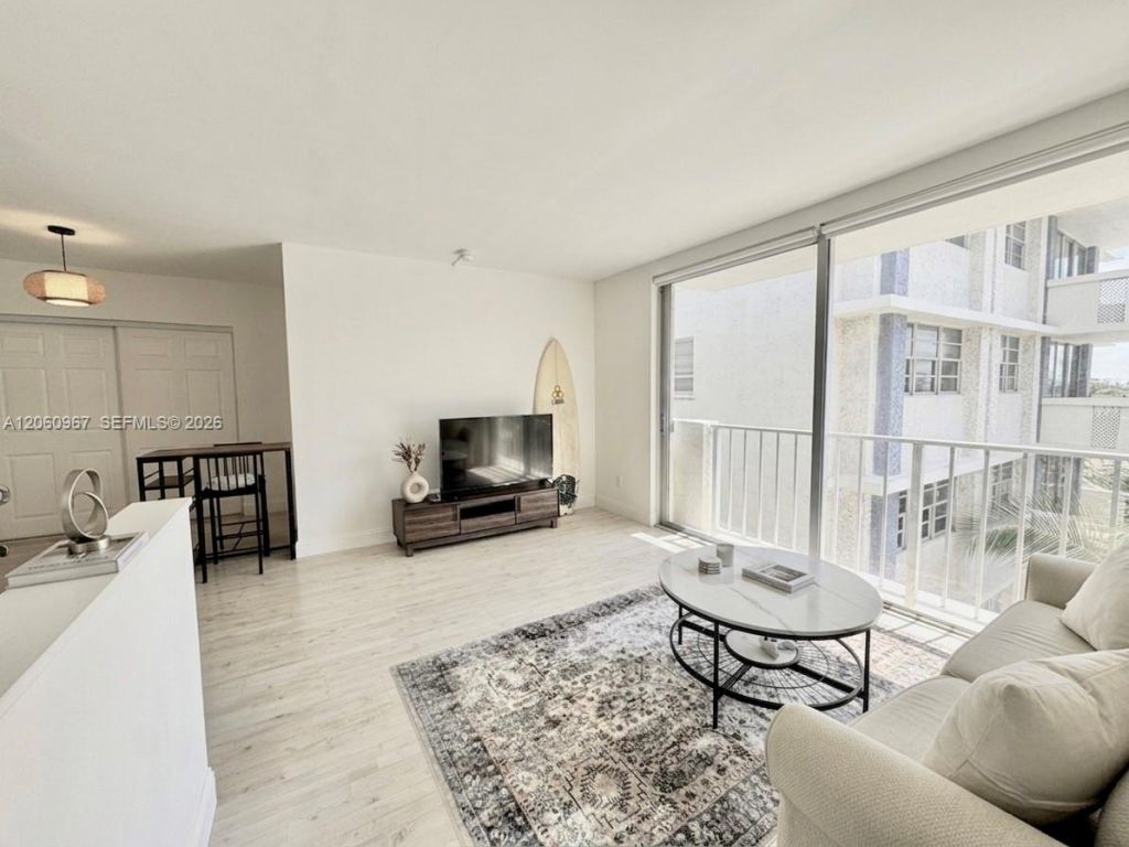 800 West Ave, Unit 632, Miami Beach, FL 33139 Photo