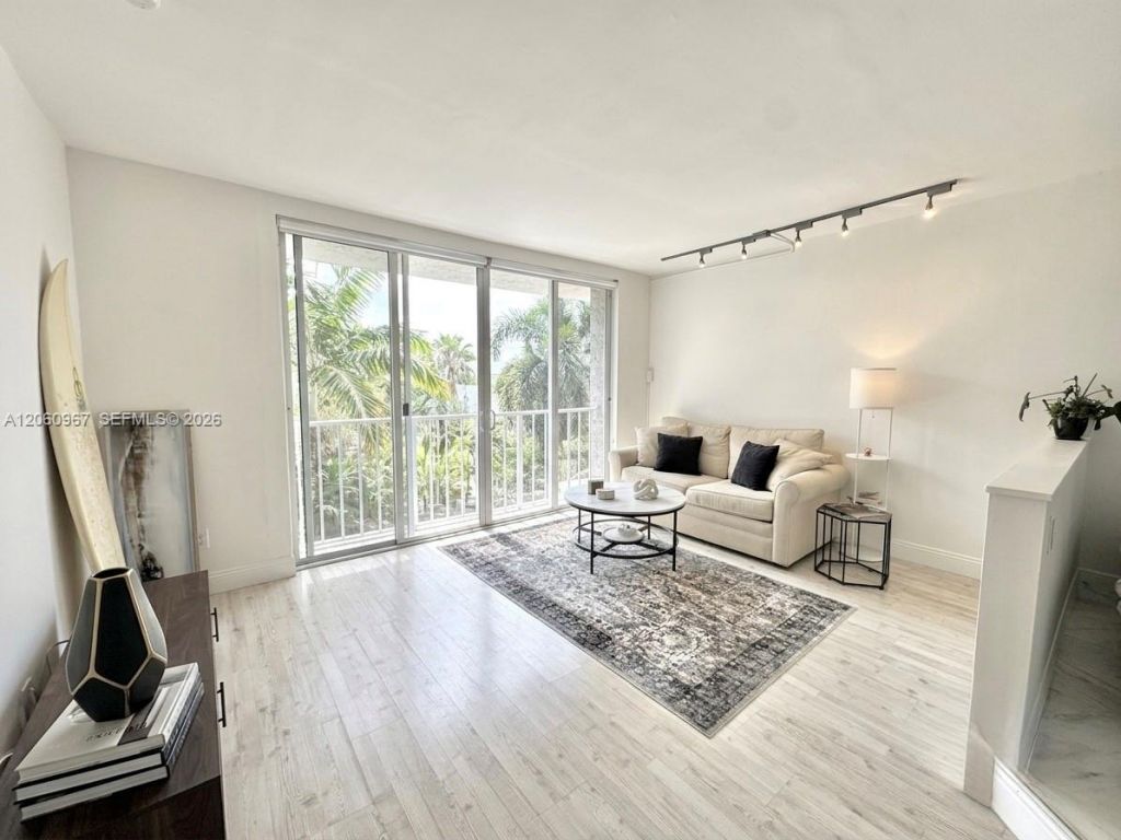 800 West Ave, Unit 632, Miami Beach, FL 33139 Photo