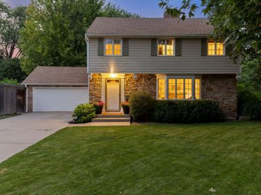 5220 Maddox Lane, Edina, MN 55436