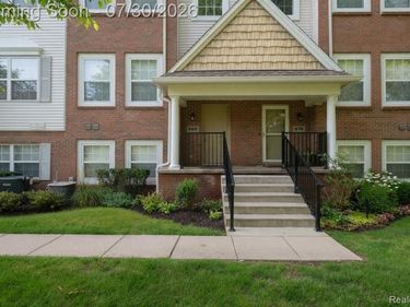 868 Eagle Drive, Fenton, Mi 48430