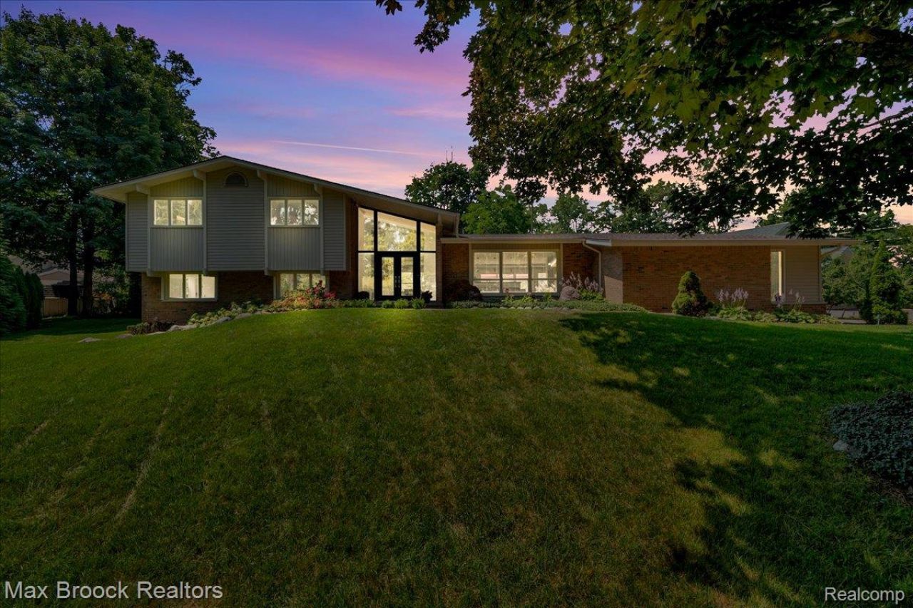 2564 Charel Court, West Bloomfield Township, Mi 48324 Main Photo