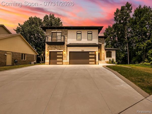 1683 Delta Drive , Troy, MI 48085