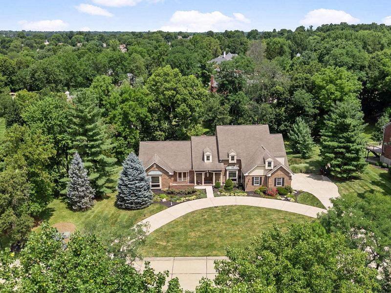 808 Squire Lake Drive, Villa Hills, KY 41017 Photo 2