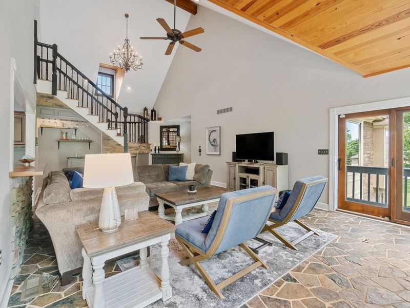 808 Squire Lake Drive, Villa Hills, KY 41017 Photo 9
