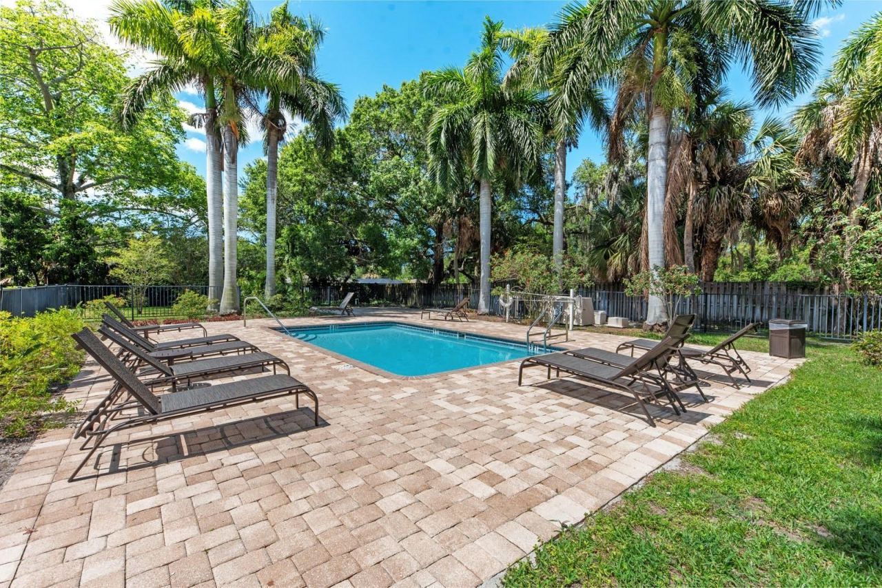 2232 Bahia Vista Street , Unit A1, Sarasota, FL 34239 Photo