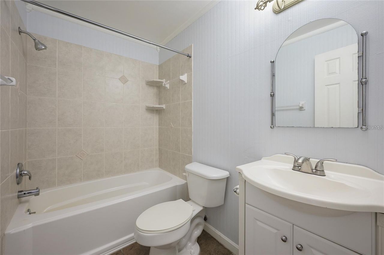 2608 Hidden Lake Drive N, Unit C, Sarasota, FL 34237 Photo