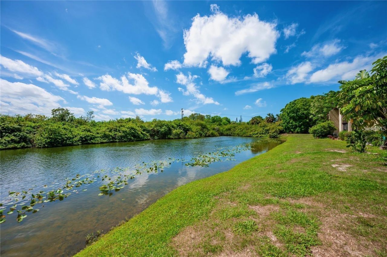 2608 Hidden Lake Drive N, Unit C, Sarasota, FL 34237 Photo