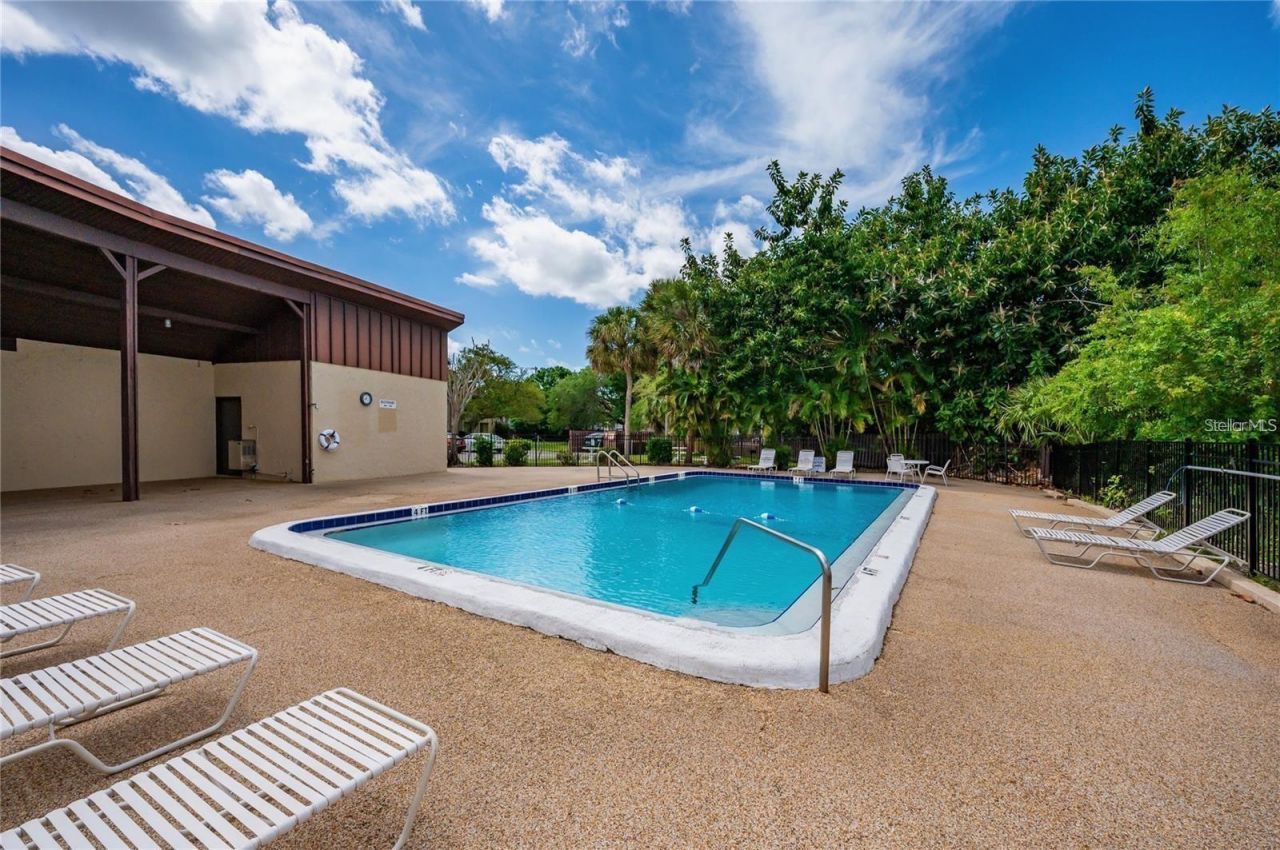 2608 Hidden Lake Drive N, Unit C, Sarasota, FL 34237 Photo