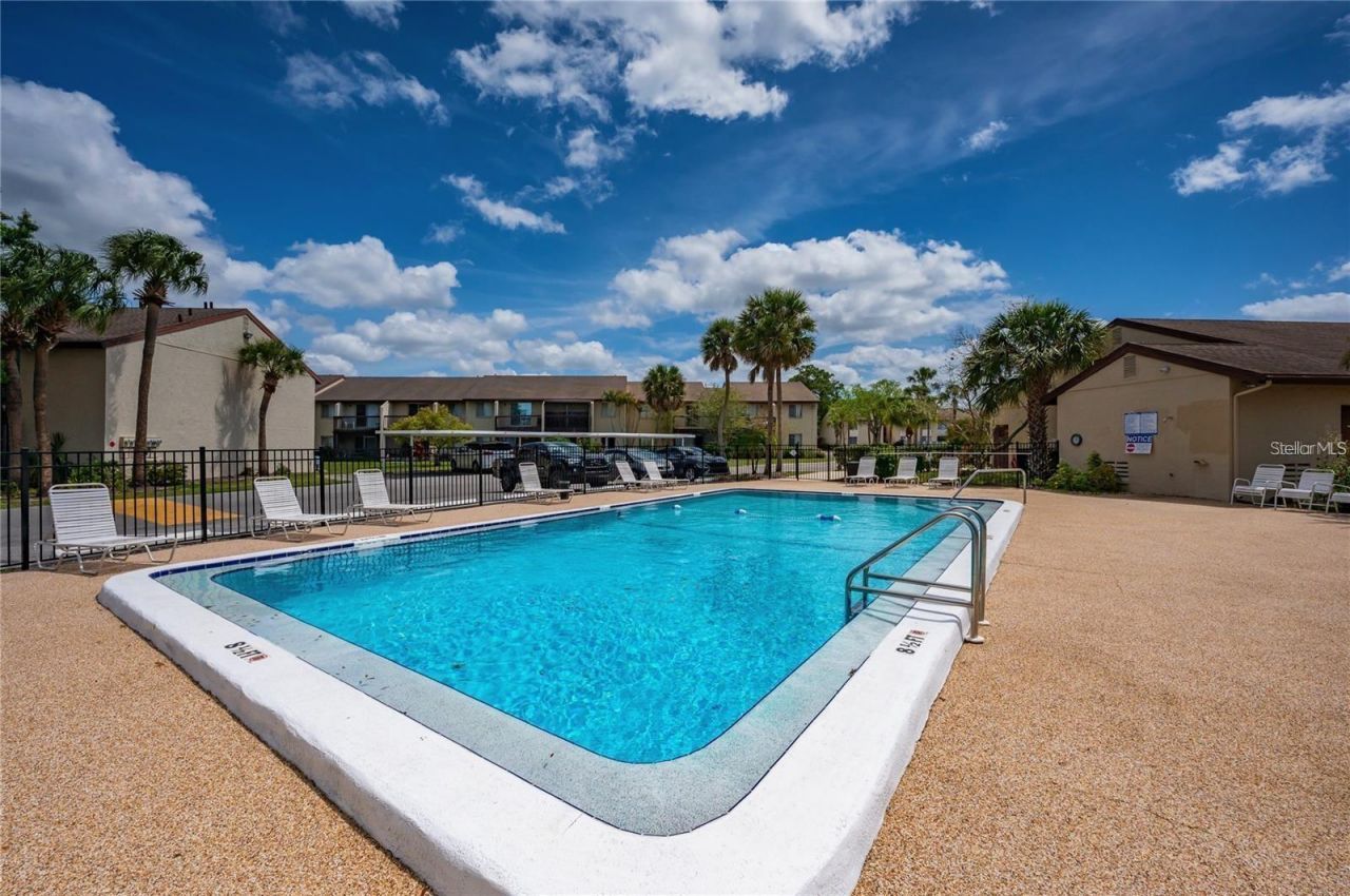 2608 Hidden Lake Drive N, Unit C, Sarasota, FL 34237 Photo