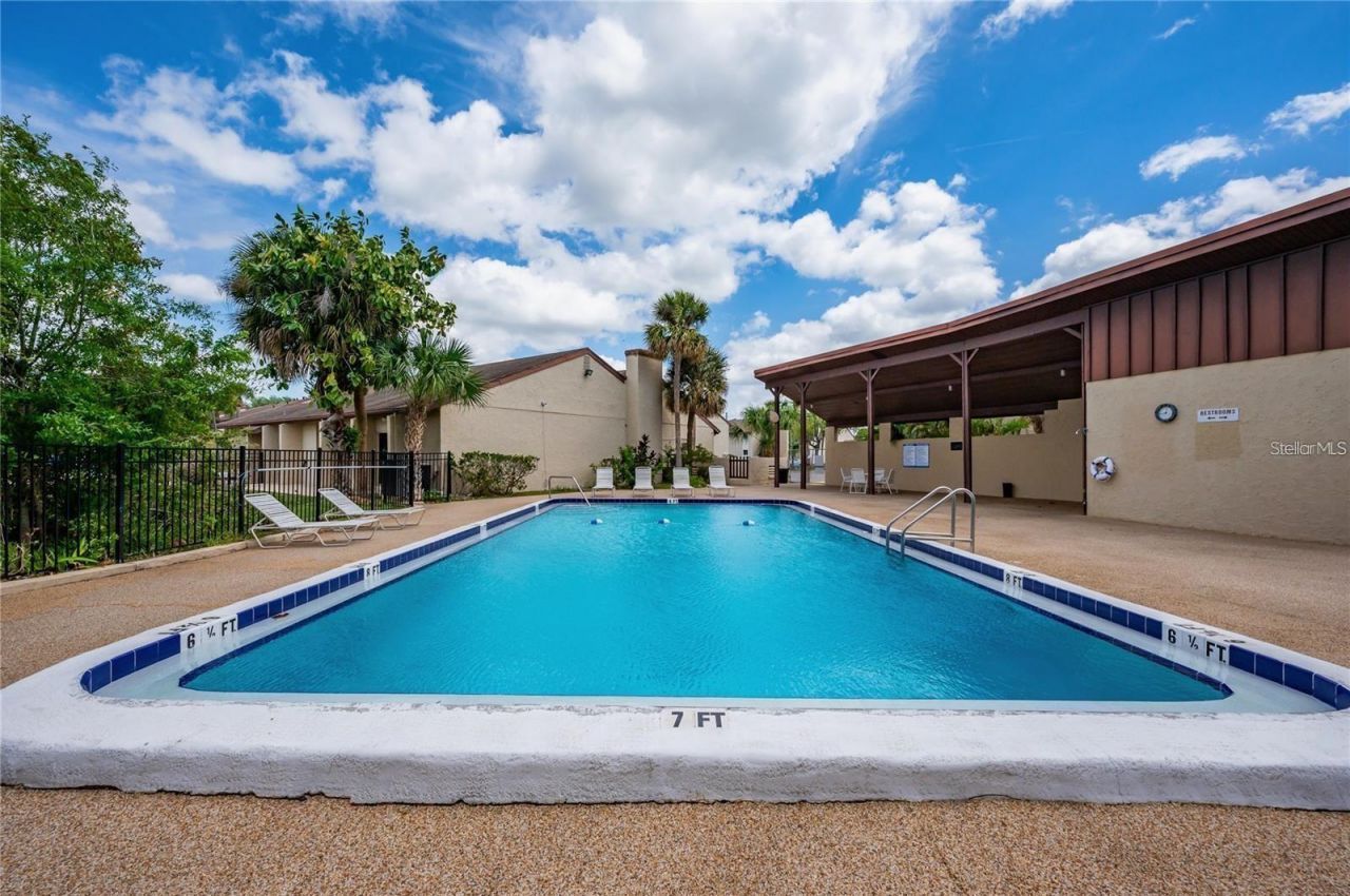 2608 Hidden Lake Drive N, Unit C, Sarasota, FL 34237 Photo