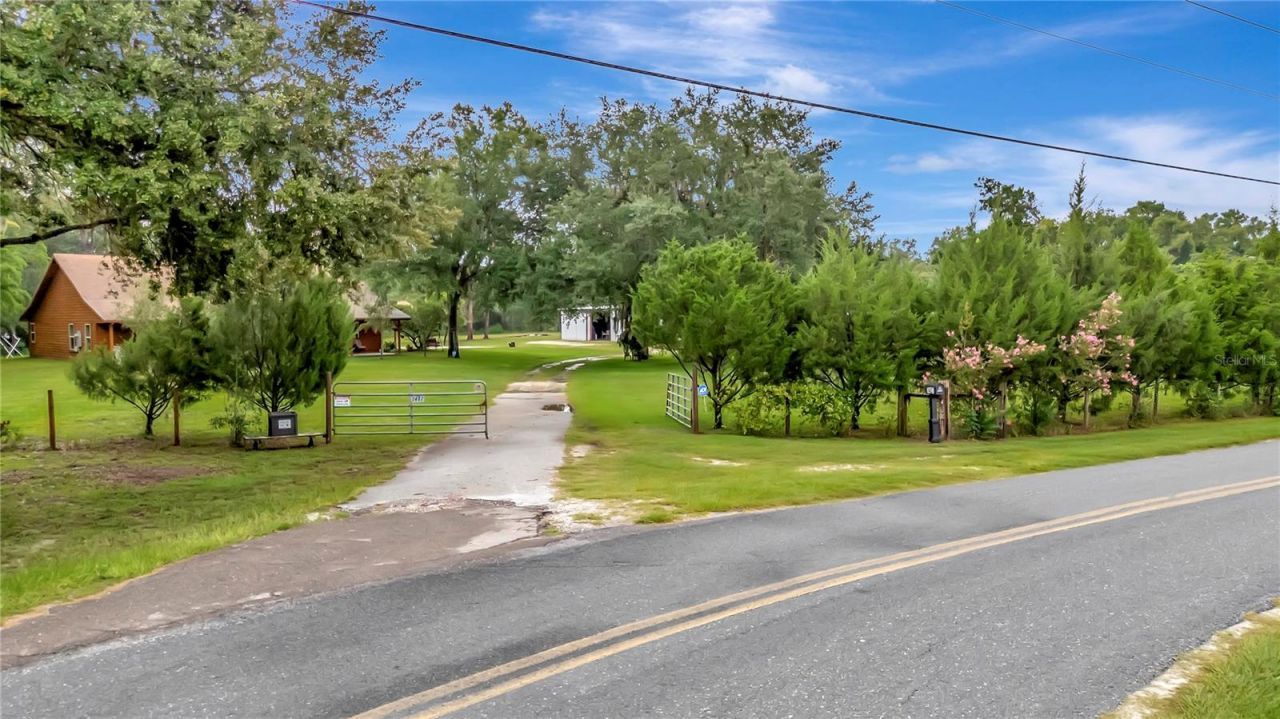 7427 Redwing Road, Groveland, FL 34736 Photo