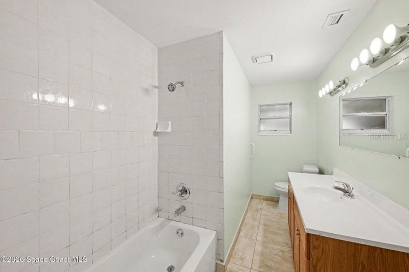 2292 Lakeview Drive , Melbourne, FL 32935 Photo