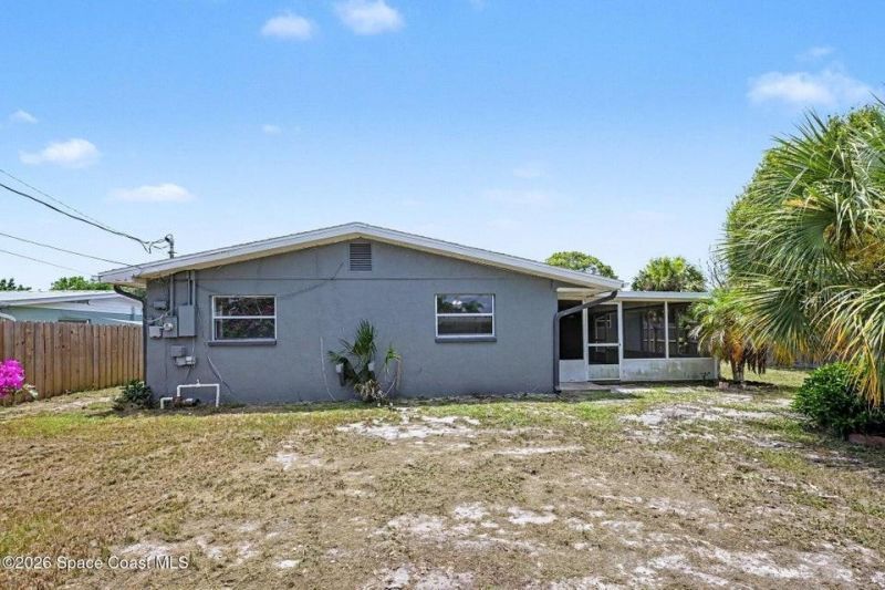 2292 Lakeview Drive , Melbourne, FL 32935 Photo
