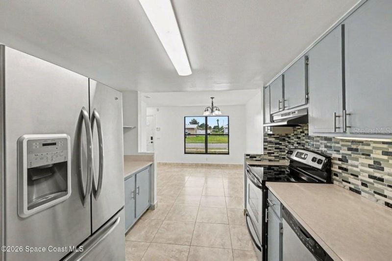 2292 Lakeview Drive , Melbourne, FL 32935 Photo