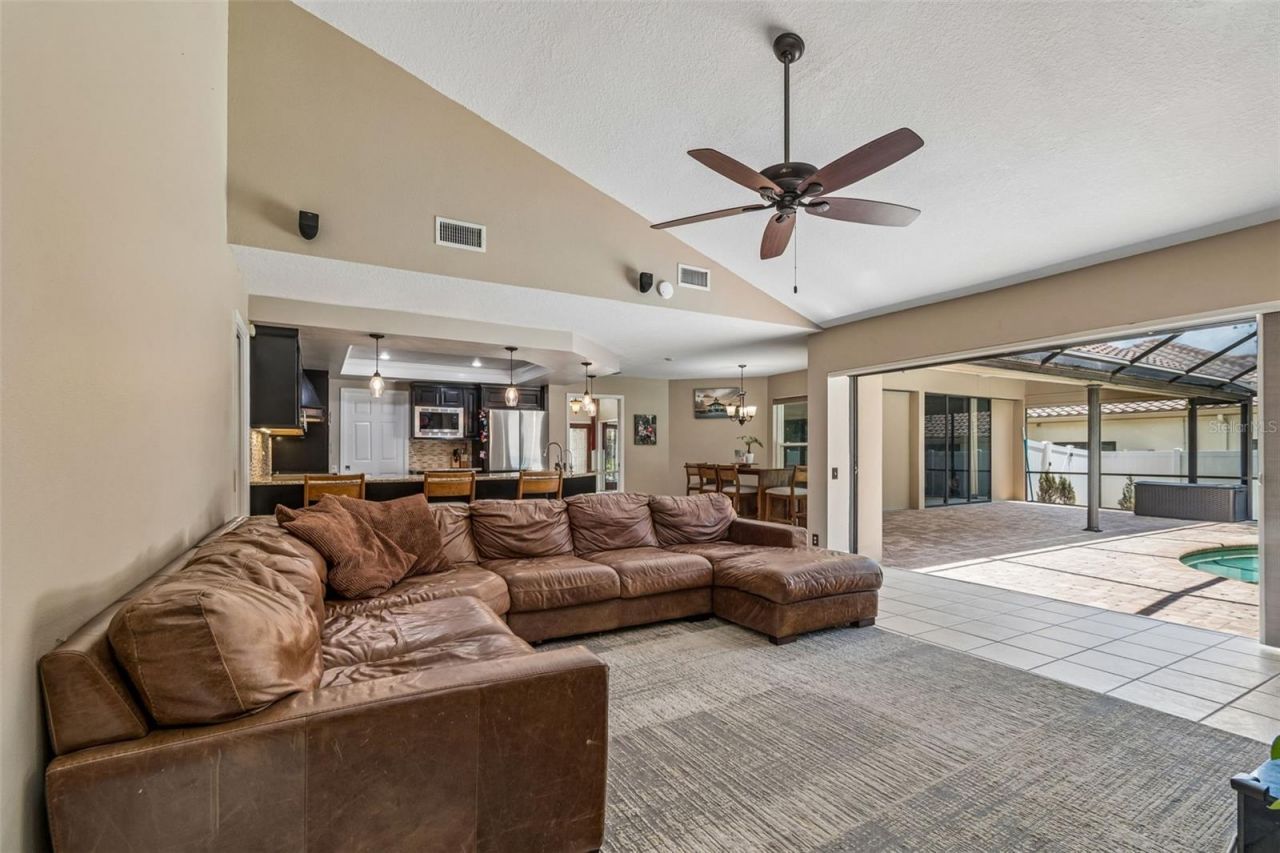 2937 Hillcreek Circle S, Clearwater, FL 33759 Photo