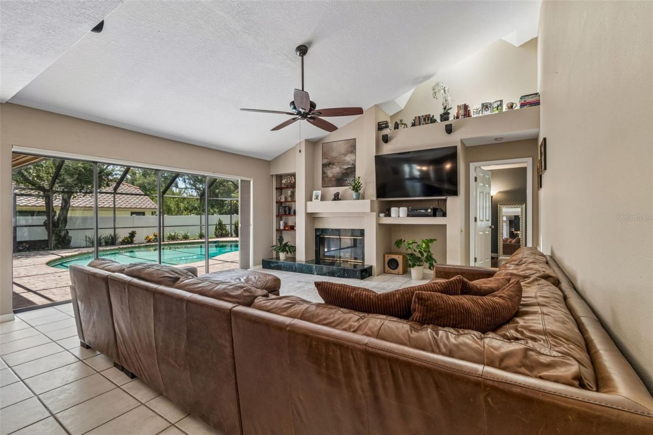 2937 Hillcreek Circle S, Clearwater, FL 33759 Photo
