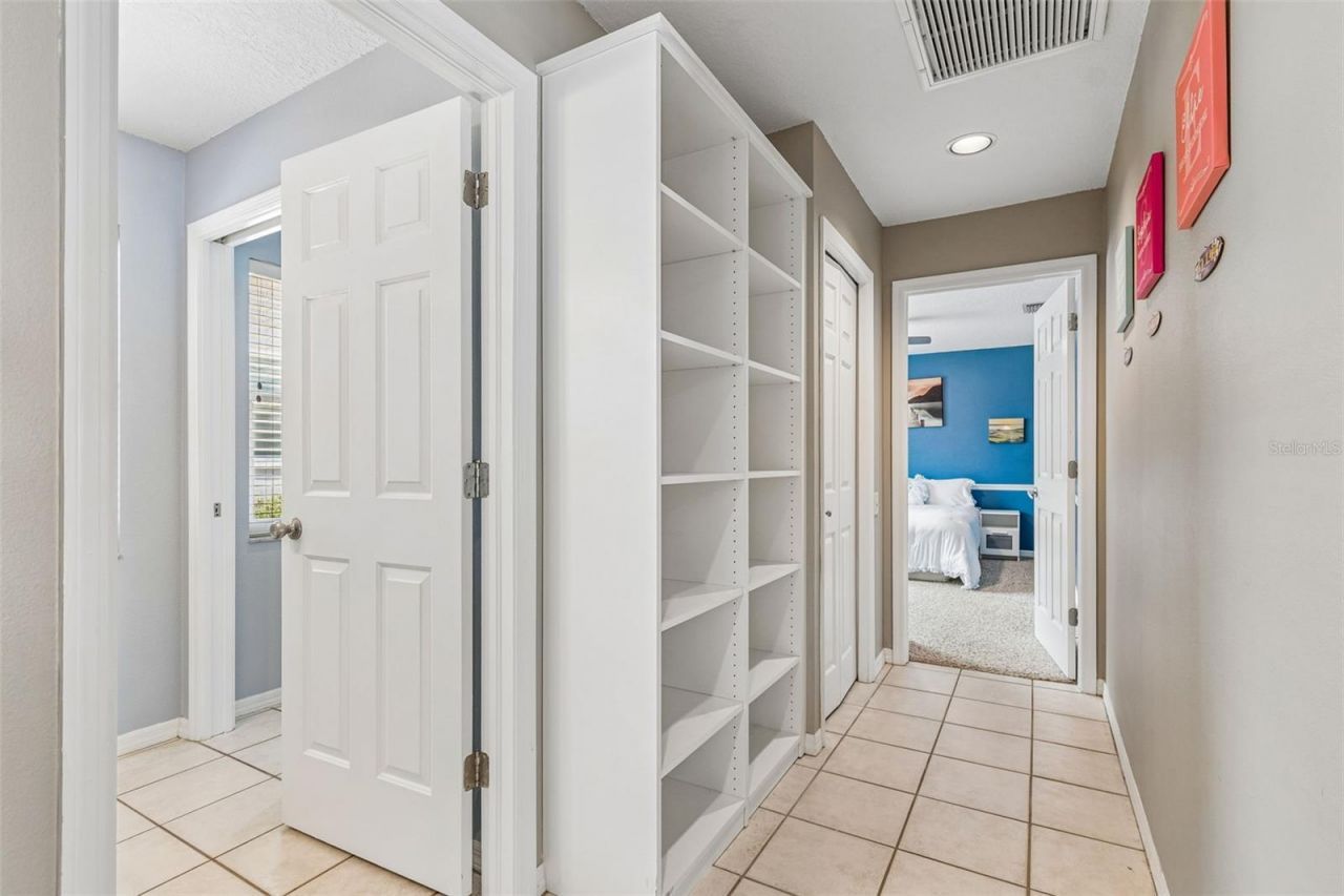 2937 Hillcreek Circle S, Clearwater, FL 33759 Photo