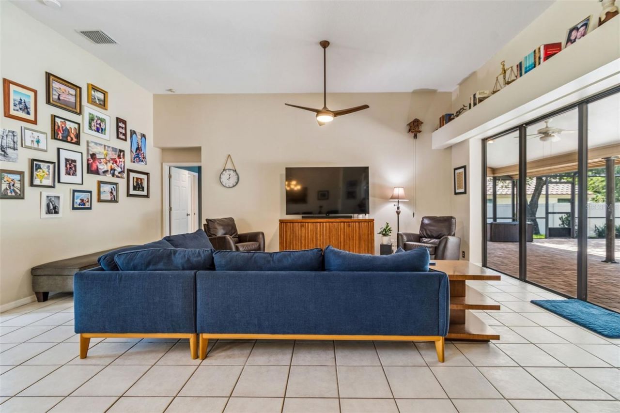 2937 Hillcreek Circle S, Clearwater, FL 33759 Photo