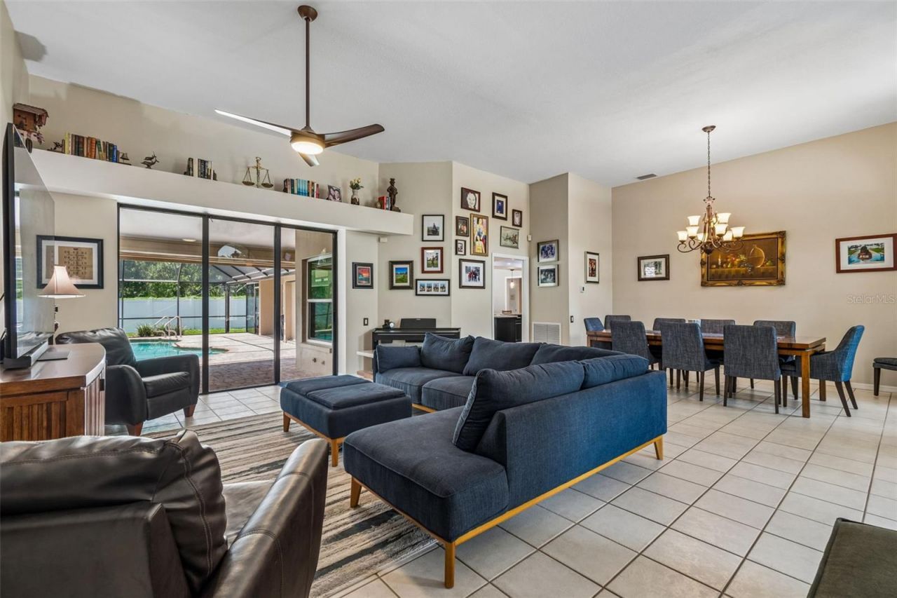 2937 Hillcreek Circle S, Clearwater, FL 33759 Photo