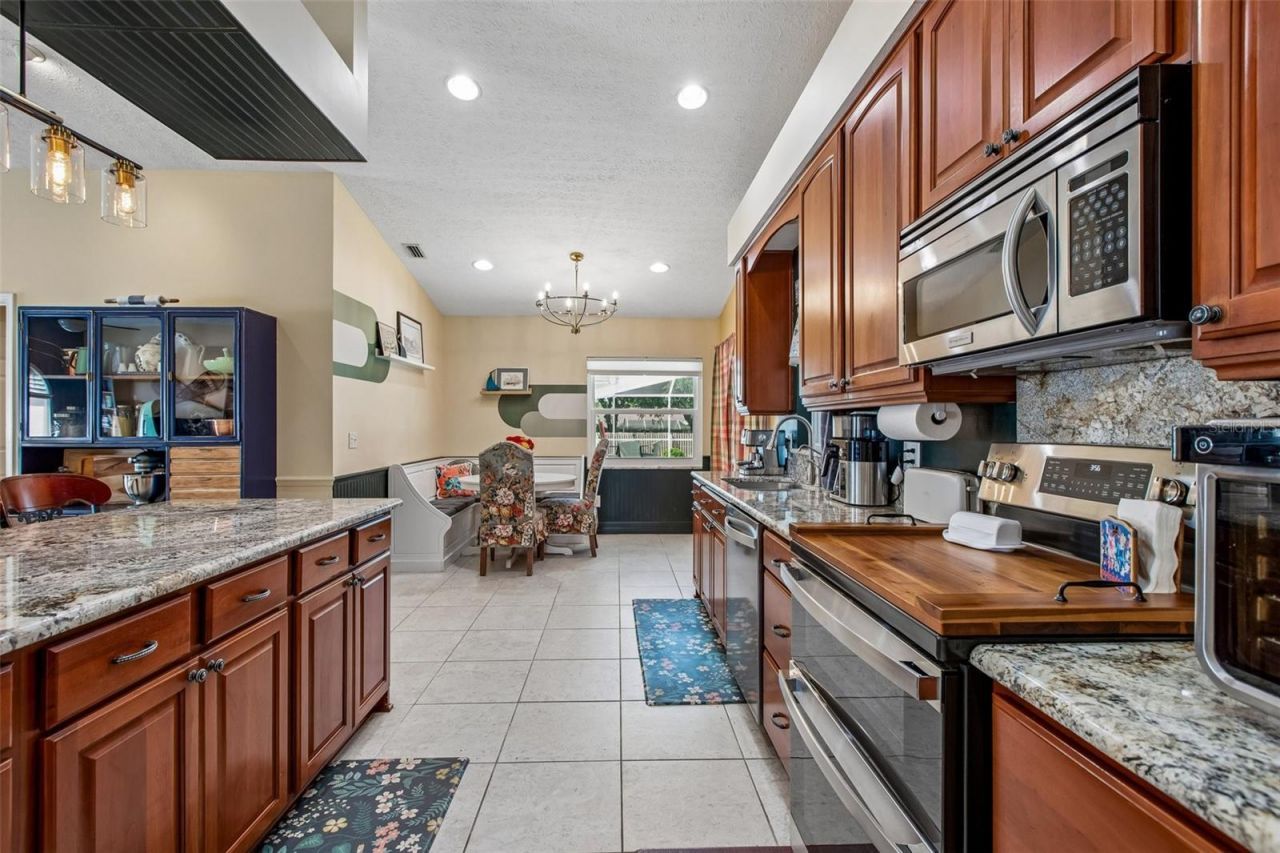 3949 Appletree Drive, Valrico, FL 33594 Photo