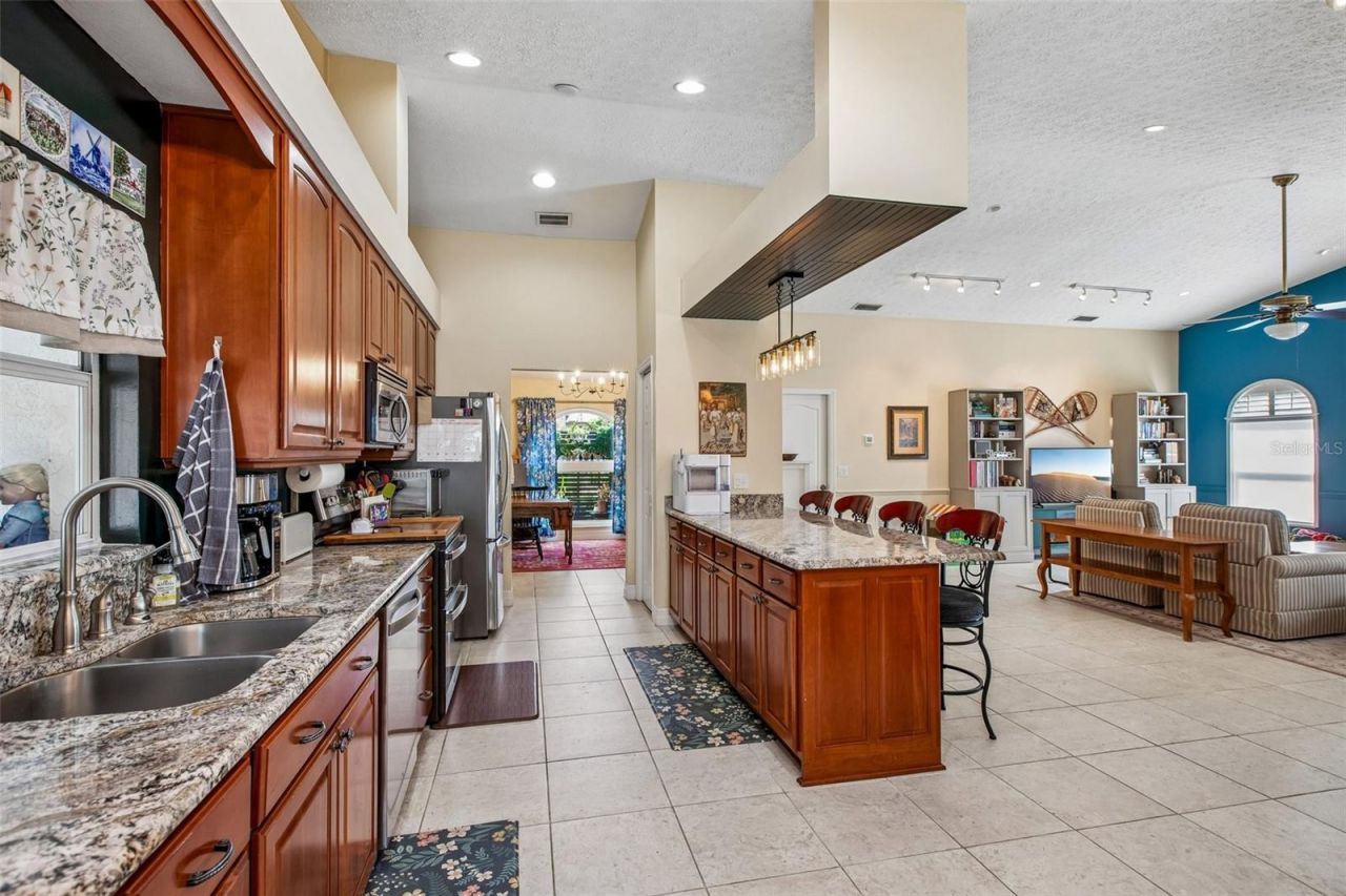 3949 Appletree Drive, Valrico, FL 33594 Photo