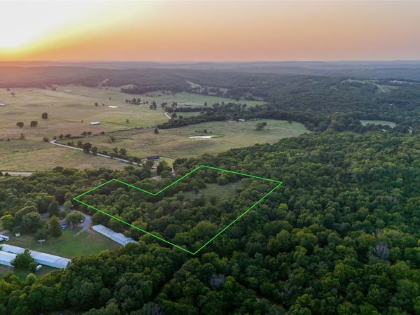 W 880 Road , Park Hill, OK 74451