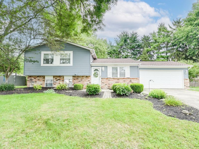 2054 Decker Court, Columbus, OH 43235 Photo 2