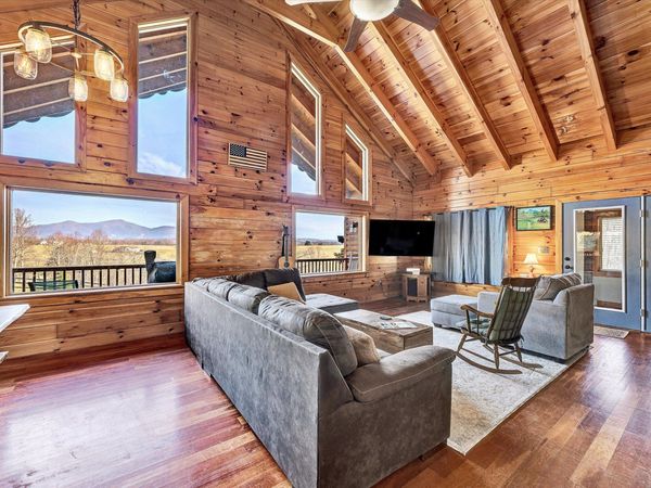 2972 Algoma RD , Boones Mill, VA 24065