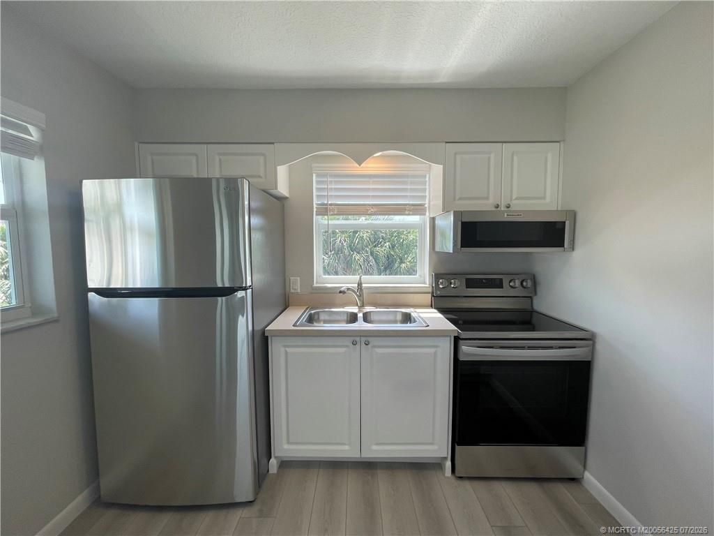661 Hernando Street, Unit 10, Fort Pierce, FL 34949 Photo